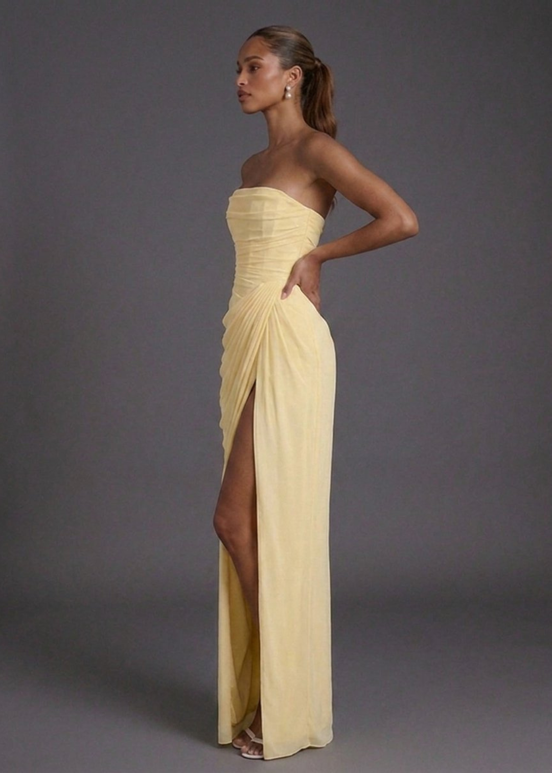 Saskia | Dames Strapless Gedrapeerde Bruiloftsgast Maxi Jurk met Split