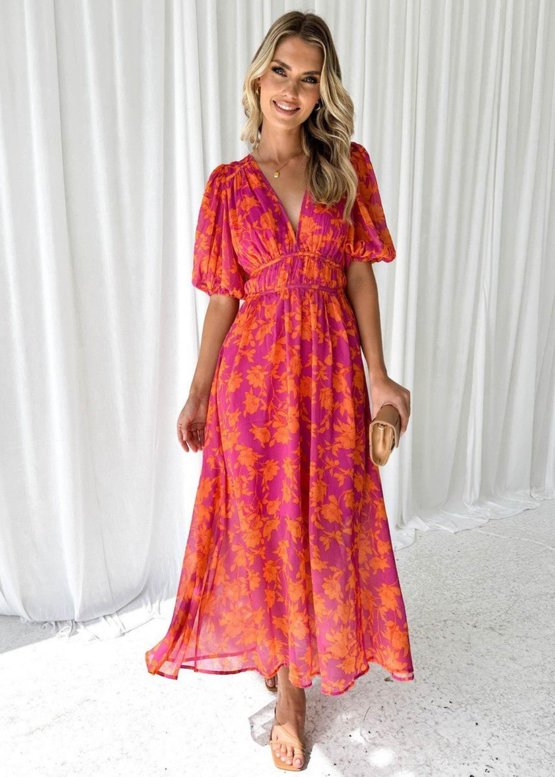 Femke | Dames Roze Bloemenprint Pofmouw V Hals Bruiloftsgast Midi Jurk