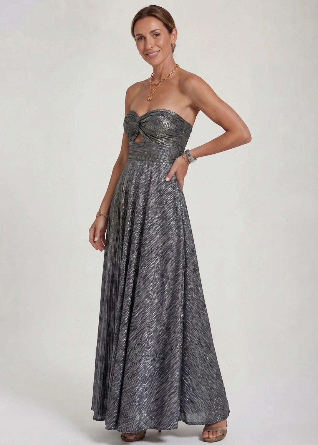 Sophie | Dames Strapless Geplooide Bruiloftsgast Maxi Jurk met Gedraaide Voorkant